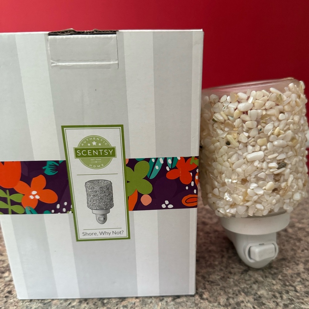 Scentsy mini warmer. “Shore, why not?“